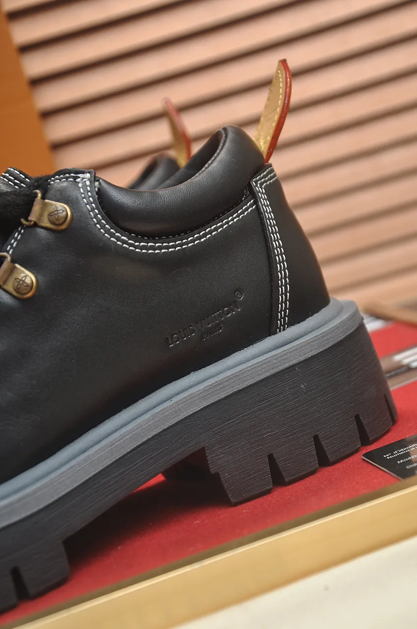 Men's shoes 💰660💶 LV Louis Vuitton 2025 autumn and winter new couple's new style, the original version is developed one to one, retro fashion, handsome and cool mountaineering derby shoes are out of stock 👍 💎 Material: imported first-layer cowhide 💎 Lining: imported lambskin 💎 Outsole: original molded TR non-slip sole 💎 Bottom height: 3.5cm 💎 Shoe size: 35-45 for both men and women